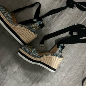 Stylish Snakeskin Platform Wedges